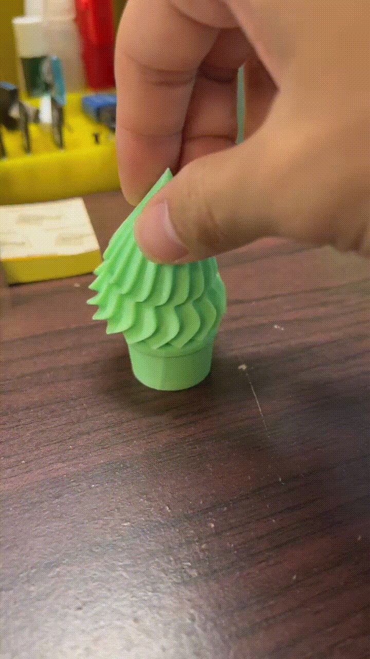 rotating christmas tree 旋轉聖誕樹 (no use ams)