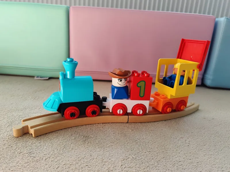 Brio/Duplo Compatible 2x4 Train car