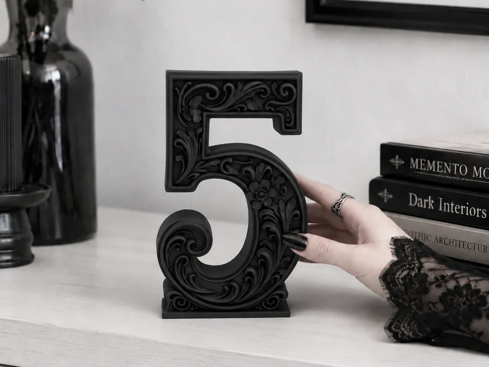 Estante o repisa: Goth Baroque Number 5 gothic Decor. Referencia del modelo original.