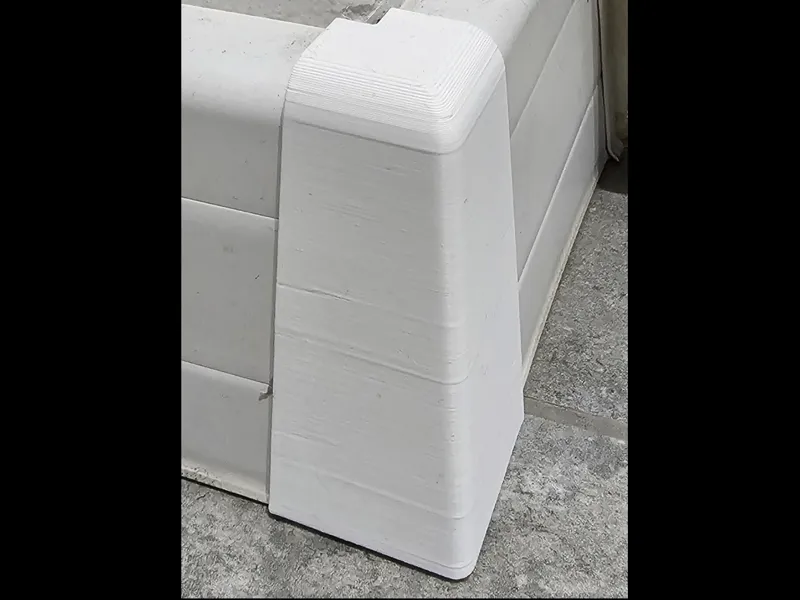 External skirting corner