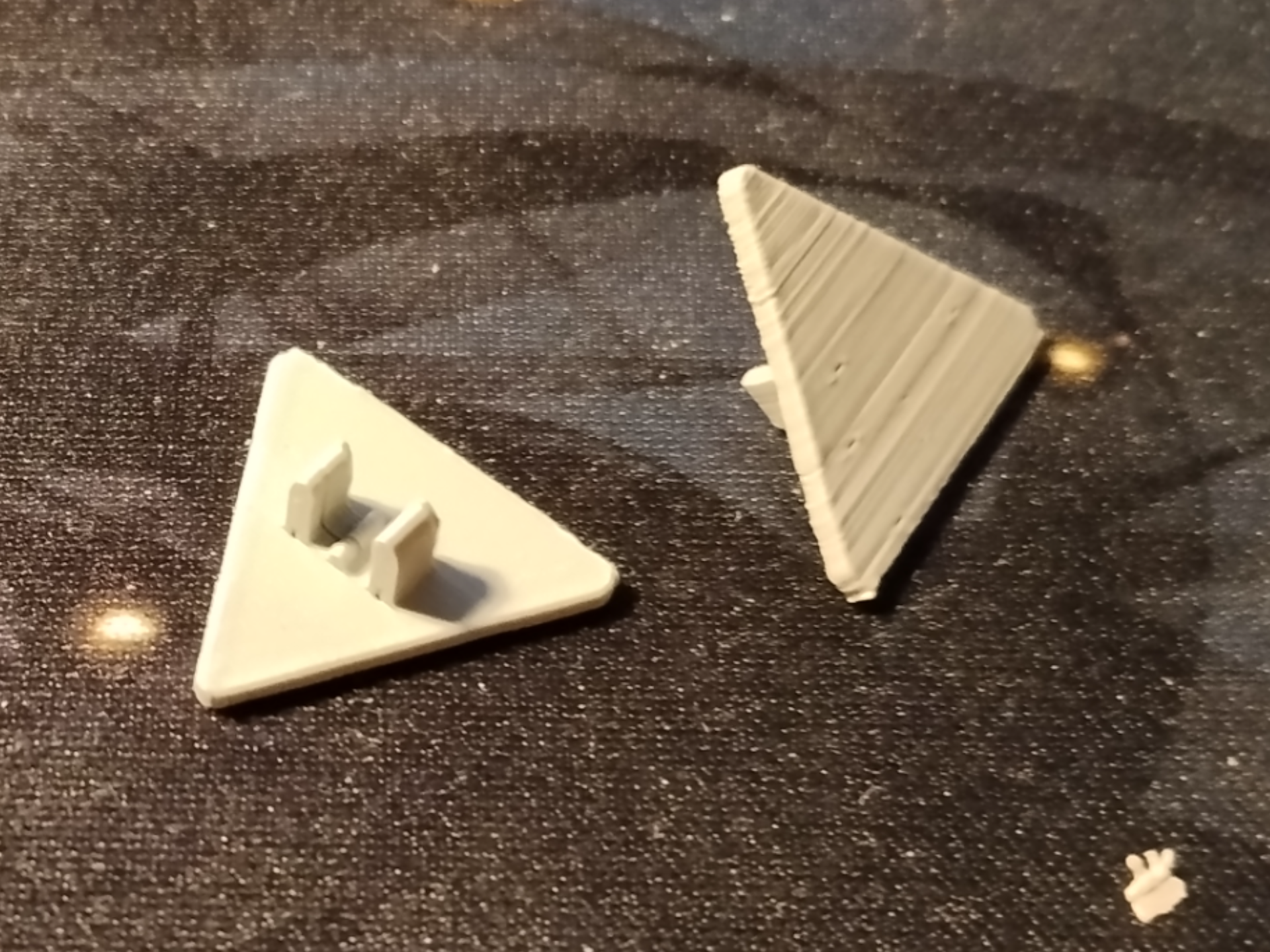 2.2x2.667 Road Sign Clip-on Triangular 30259