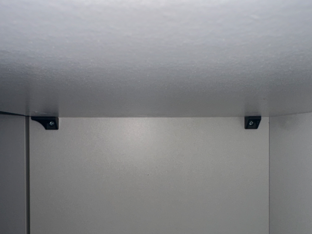 Shelf holder bracket