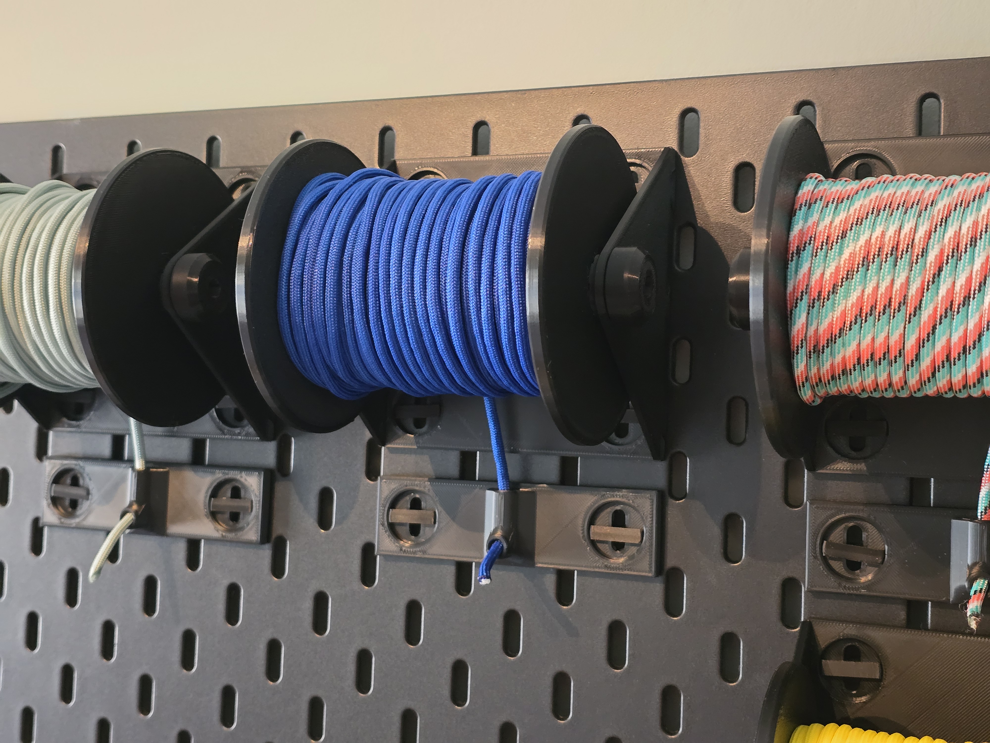 Miniatura 4 do modelo 3D Paracord Spool