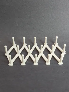 Figura decorativa: Miniature Accordian Peg Rack — vista de referencia 3