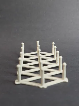 Figura decorativa: Miniature Accordian Peg Rack — vista de referencia 5