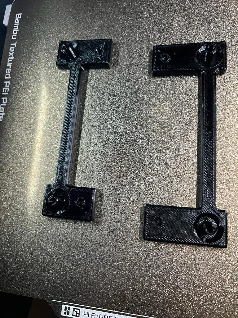 Makita Charger SKADIS Mount - using existing screws