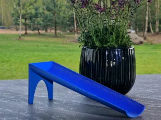 Easter egg rolling ramp