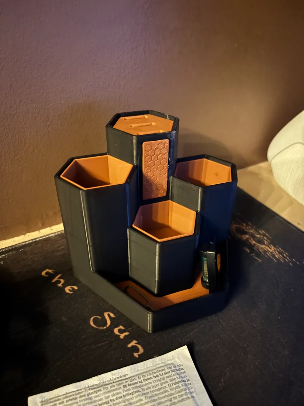 honeycomb desk organizer by Wildrover MakerWorld: Download Free 3D Models