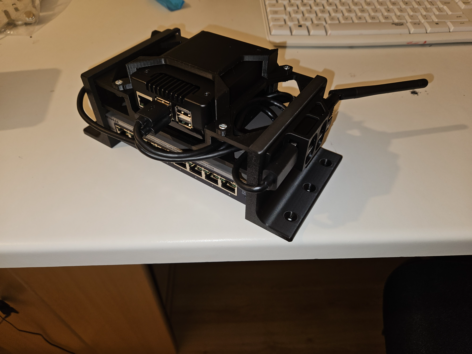 bracket/holder for Argon NEO 5 Raspberry Pi 5