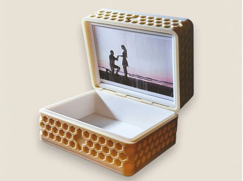 Velarium – Jewelry Box with Hidden Space