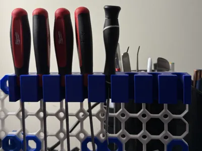 Pick holder for Multiboard