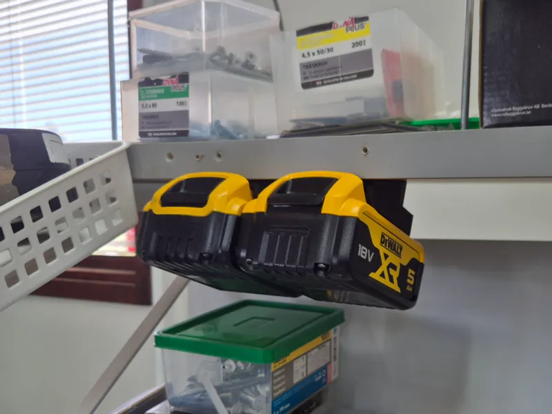 Dewalt DCB184 Battery holder