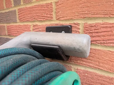 Hozelock Hose Wall Mount