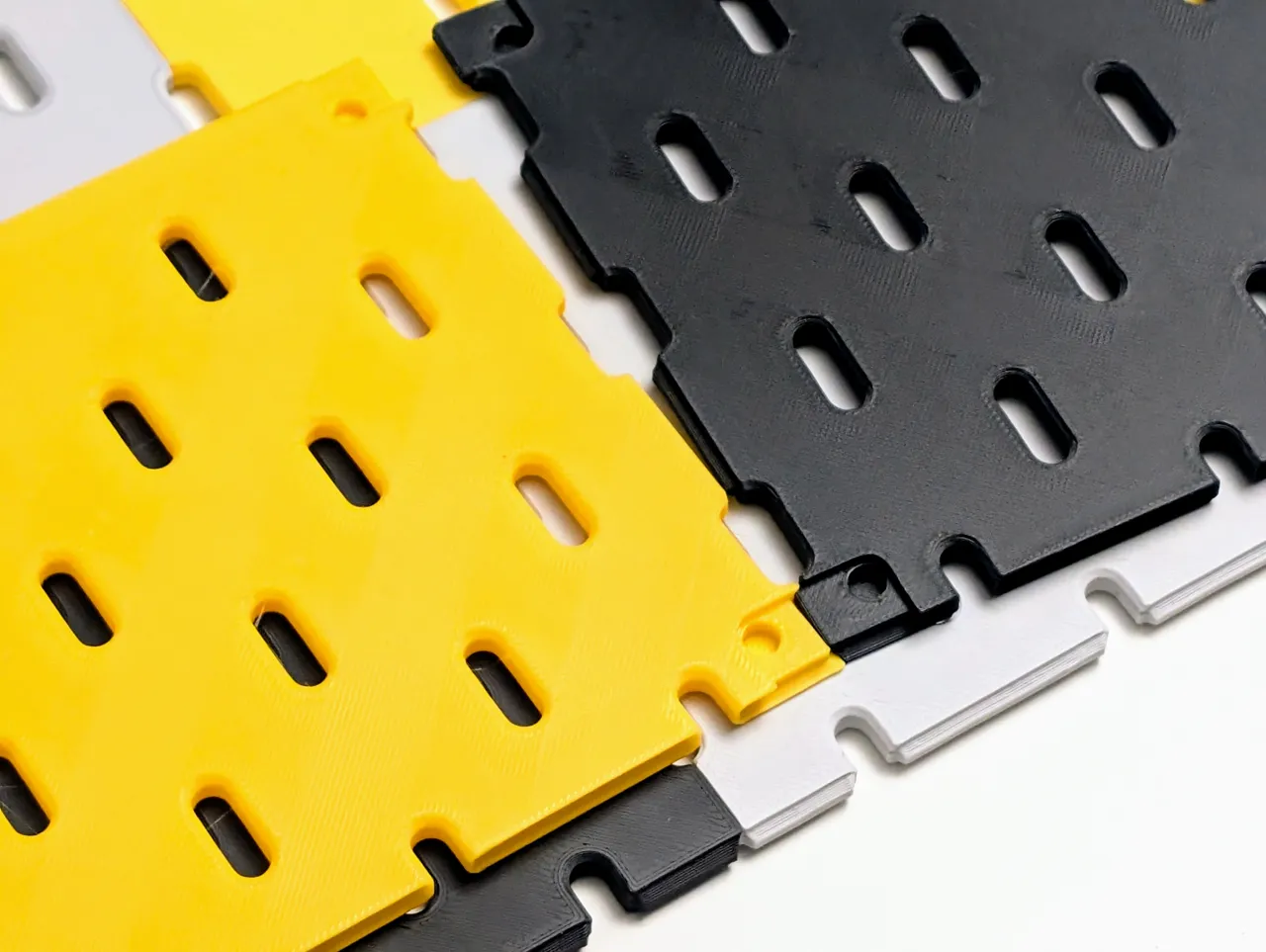 Fully Customisable Skadis Pegboard Generator view 2