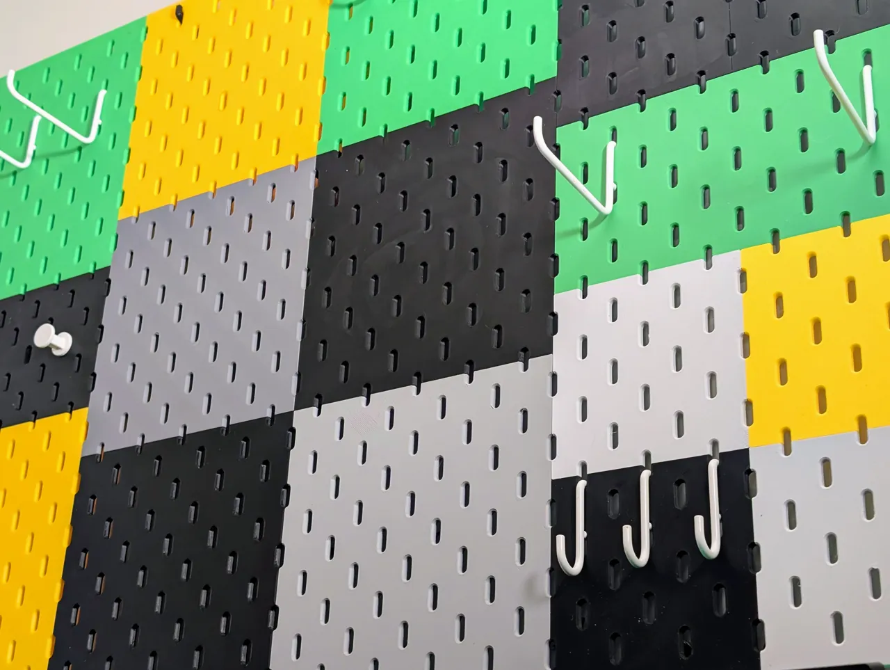 Fully Customisable Skadis Pegboard Generator view 3