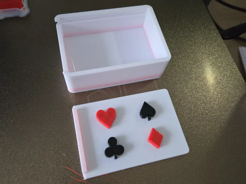 Boîte pour jeu de carte (AMS)