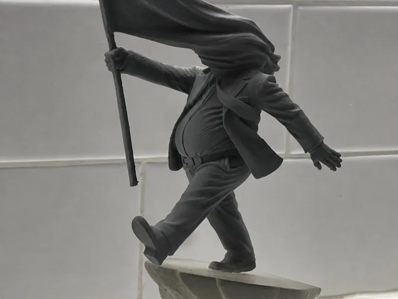 Banksy London Statue | Merica Version