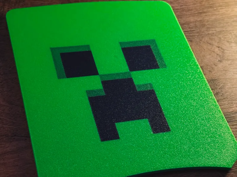 A lightweight & compact Minecraft Creeper Mousepad