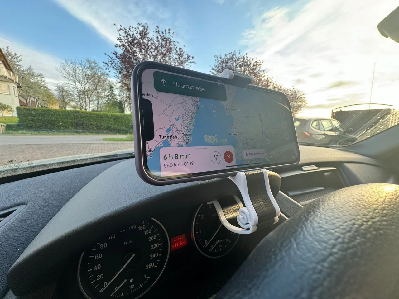 Cockpit Phone Holder Clip v1 view 2