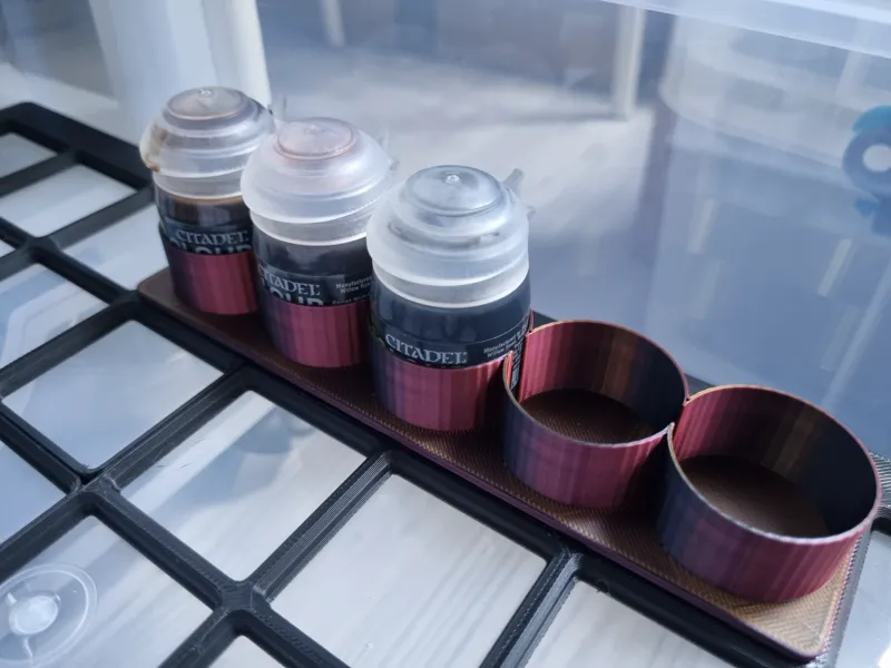 Parametric Gridfinity model paint bottle holder