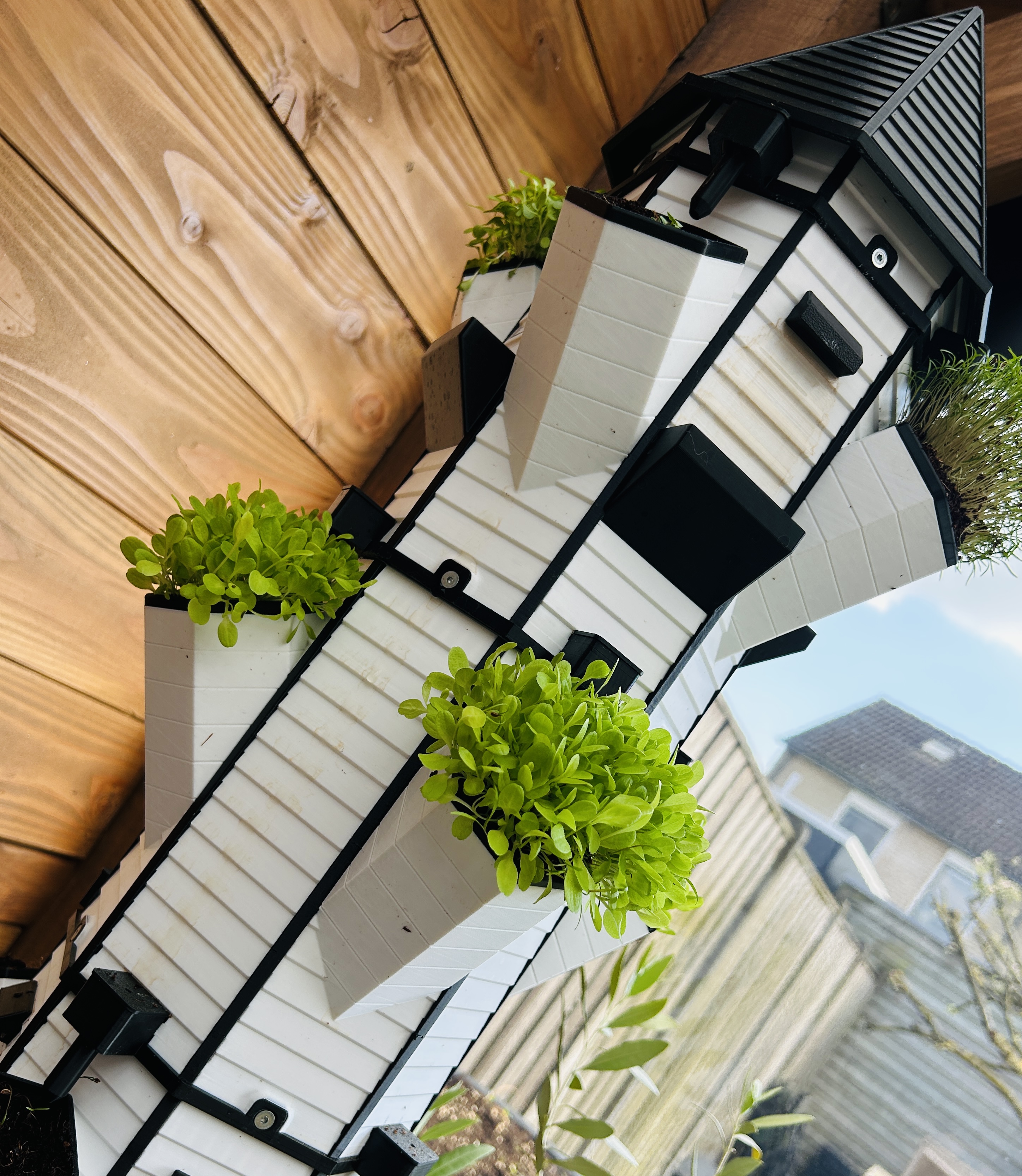 ゆきなタワー Classic Barn Style Hydroponic Waterfall Planter. - Free 3D Print