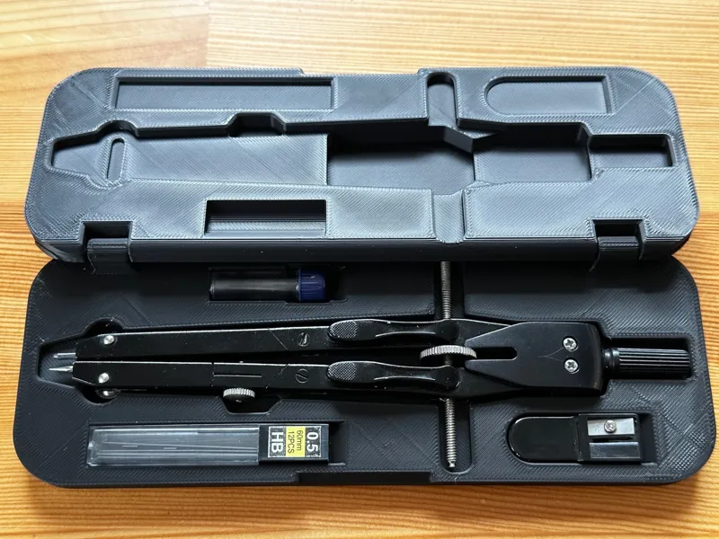 Etui für Zirkel und Zubehör