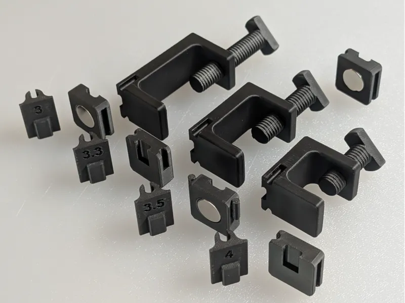MODULAR DESKTOP CABLE MANAGEMENT
