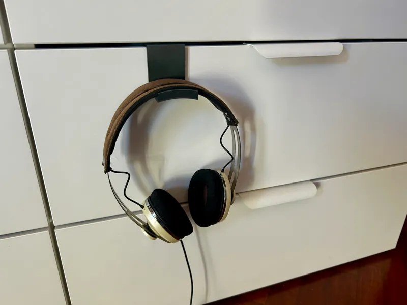 Minimalist headphone hook