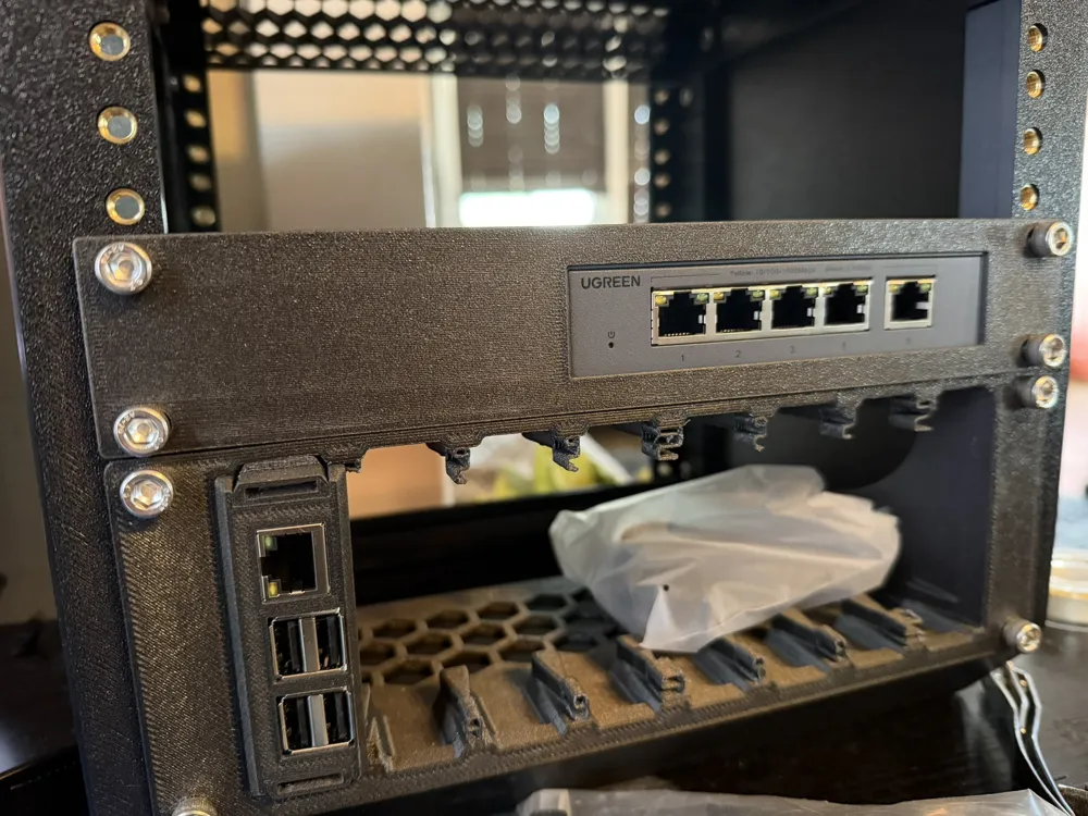 UGREEN 2.5Gb 5-Port Switch 10