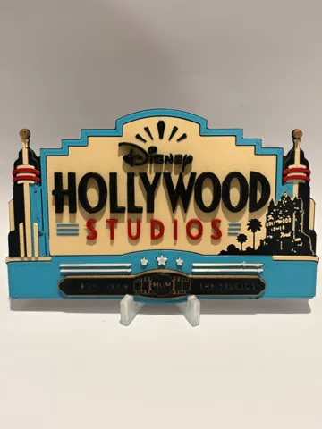 Letrero o emblema decorativo: Disney Hollywood Studios Inspired Sign — vista de referencia 2