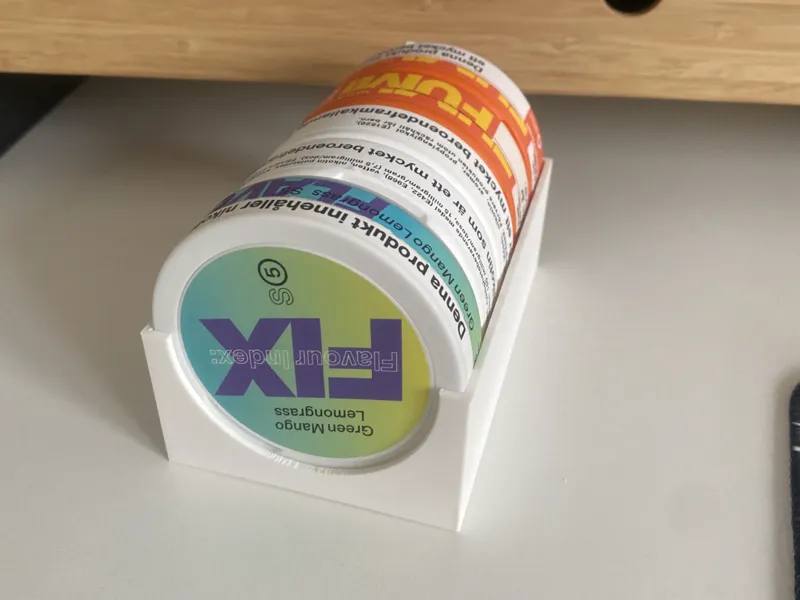 Snus holder, can hold max 5 pcs, no support, 58g