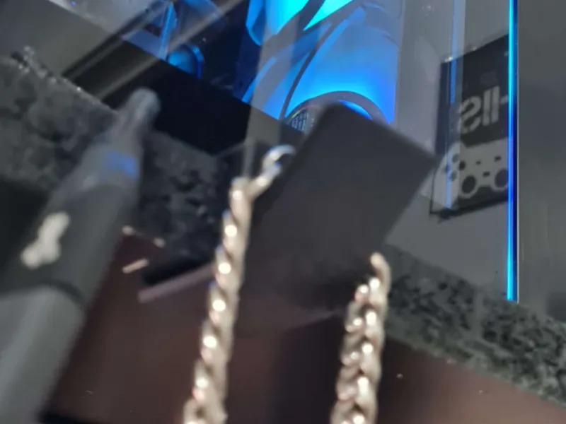 earphone / chain holder