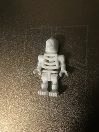 Figurine squelette articulée en briques — photo 8
