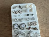 Support pour boucles d'oreilles — photo 1