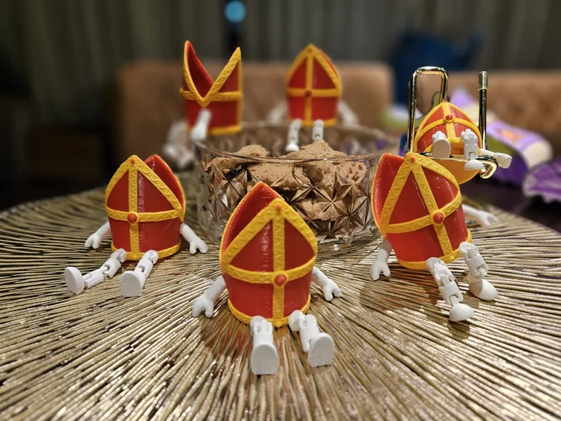 Sinterklaas Mijter articulated legs