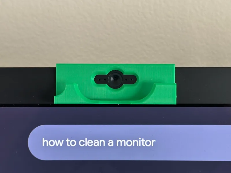 LG UltraFine 5K iPhone 14 Pro mount