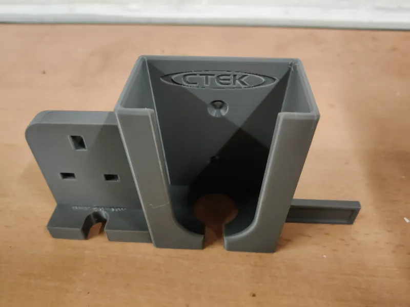Ctek MXS5.0 Wall Mount UK V.2