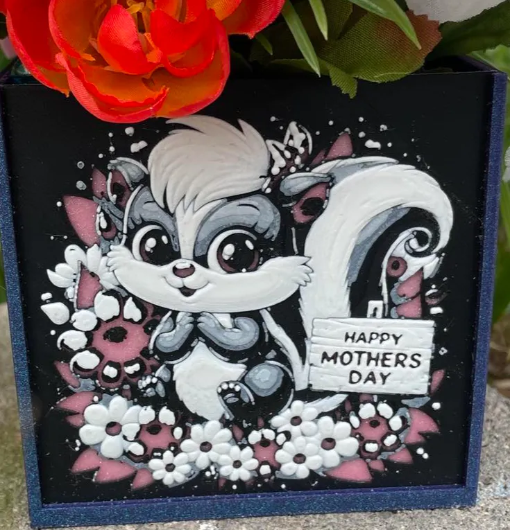 Mothersday Skunk card hueforge in a planer box
