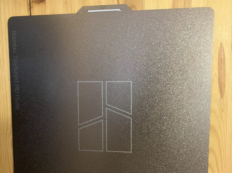 Magnetic wall mount build plate holder