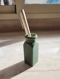 Vase carré à col fin — photo 1