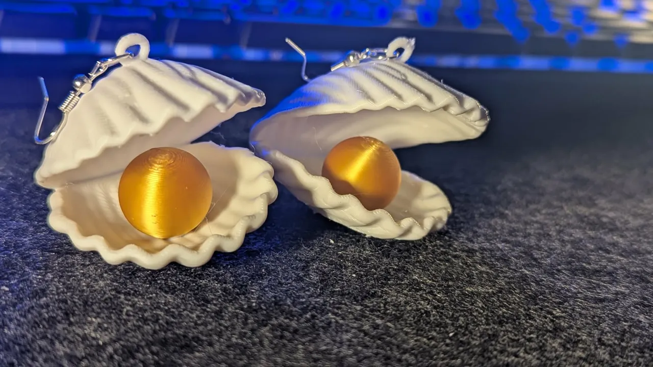 Auris Elan Pearl Earrings view 3