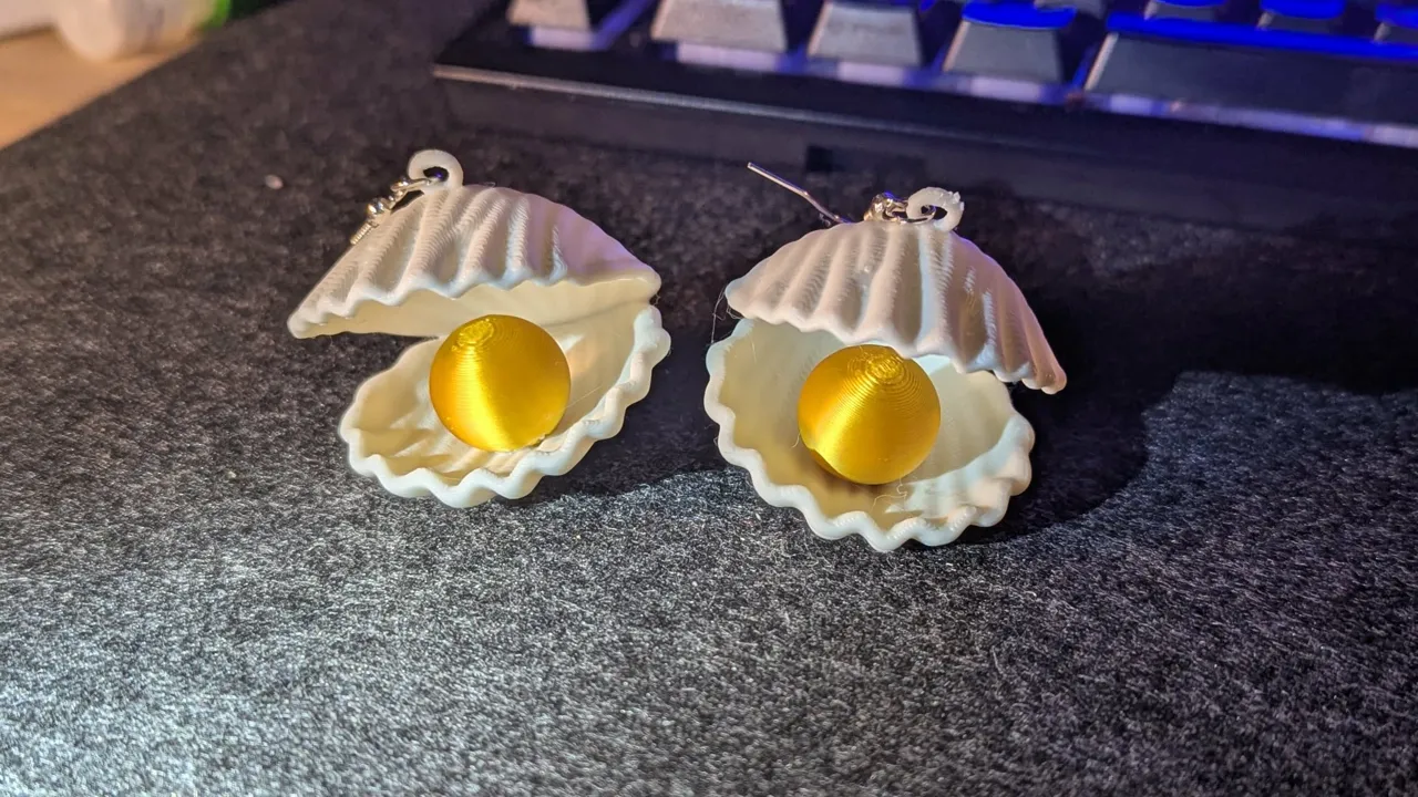 Auris Elan Pearl Earrings view 4