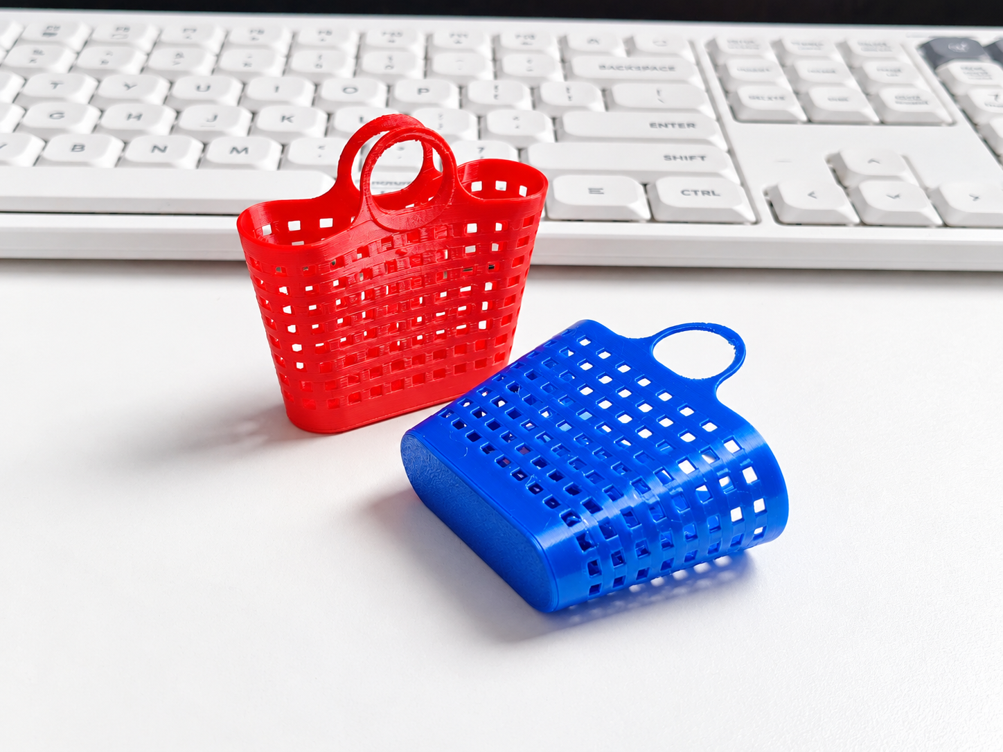 Mini Shopping Basket Keychain – Cute Market Bag - 1