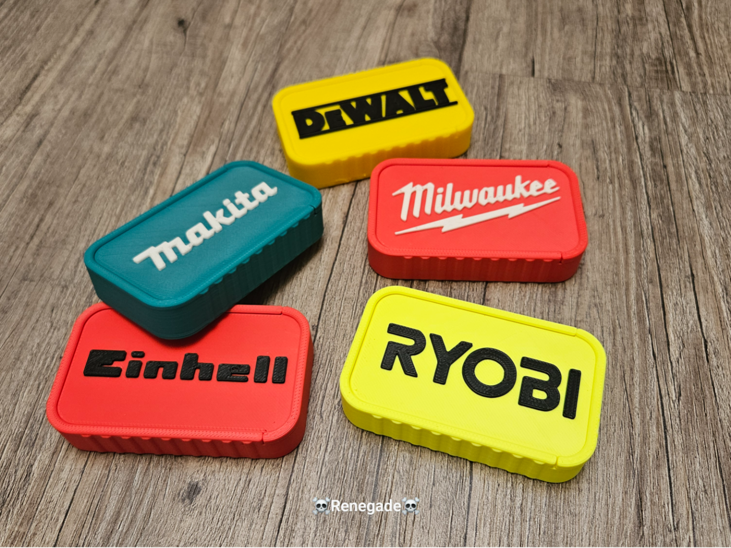 Box mit Schiebedeckel und Logo