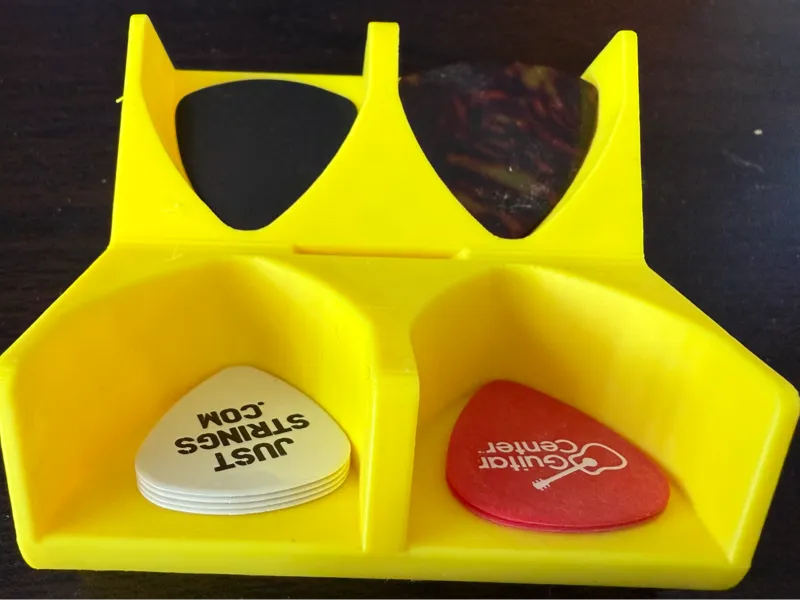 Guitar Pick holder - Triangular picks
