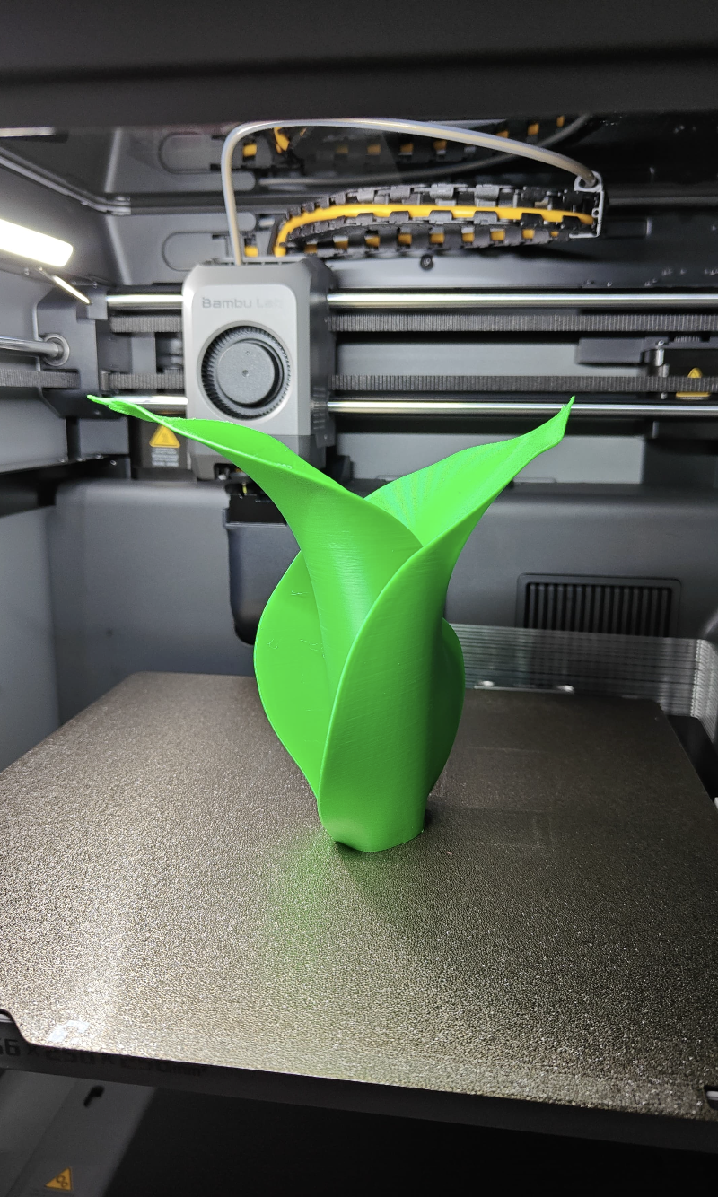 Miniatura 2 do modelo 3D Leaf Inspired Vase