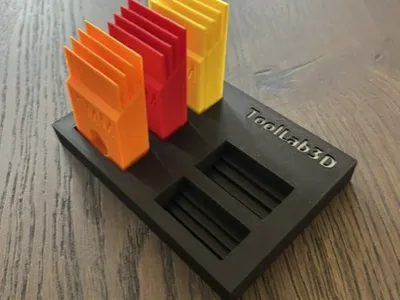 Filling wedges including organiser 
