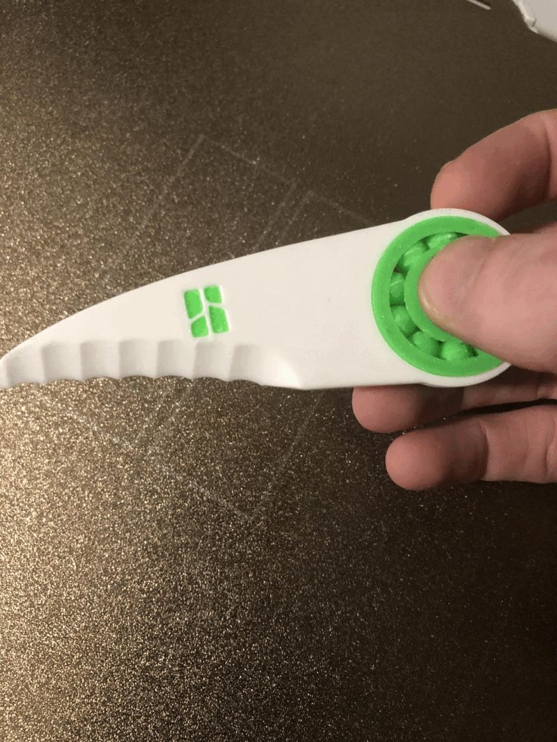 Serrated Knife Box Opener W/Fidget Bearing Bambu 