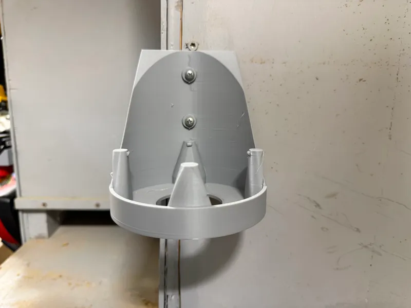 cluckOmatic 14.1 oz cylinder stand wall mount