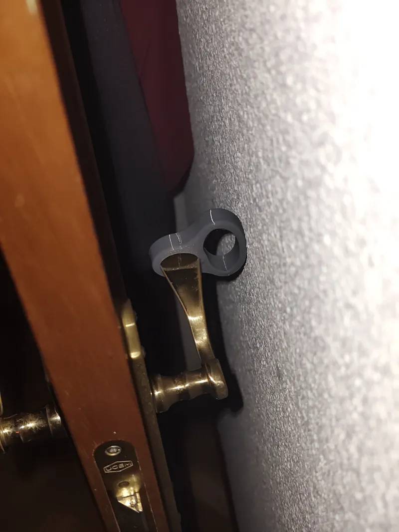 Simple door handle protector